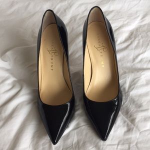 Ivanka Trump black patent leather stiletto pumps